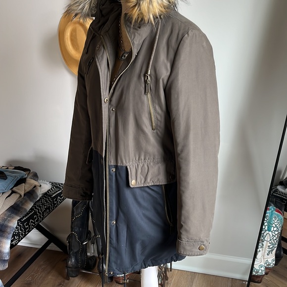 DKNY coat - Picture 4 of 9